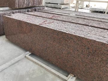 Chiny G562 Płytka z czerwonego granitu z gładkiego cięcia na kamień naturalny i płytki G562 dostawca